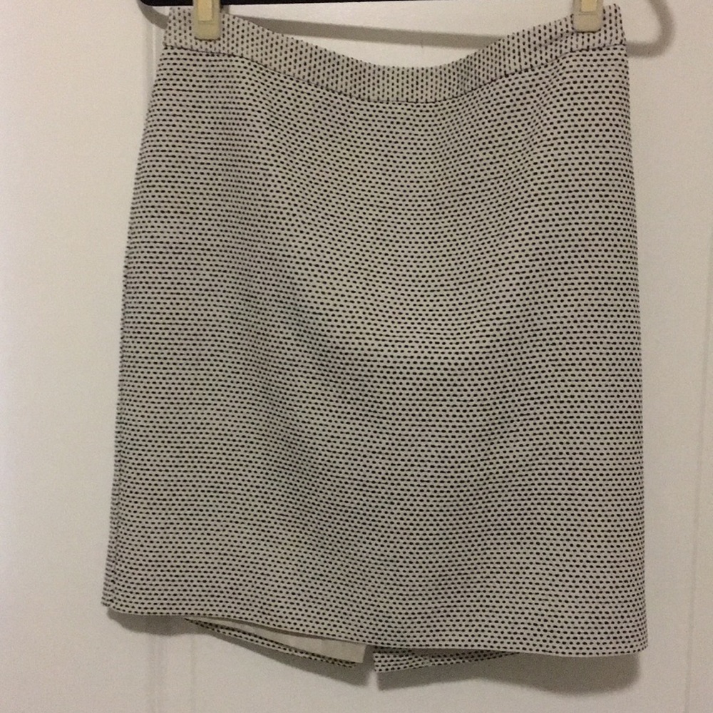 Ann Taylor LOFT Black & White Polk-a-dot skirt